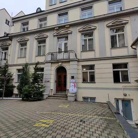 Huge With Private Parking In Center Prag