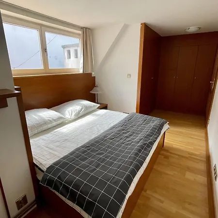 Daire Huge With Private Parking In Center