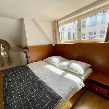 Huge With Private Parking In Center Apartament
