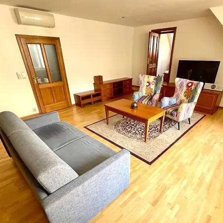 Apartmán Huge With Private Parking In Center
