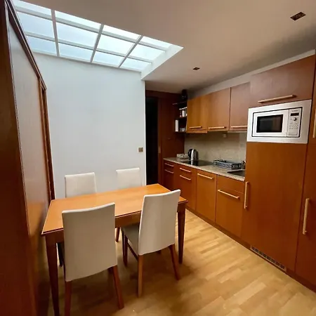Huge With Private Parking In Center Apartmán Praha