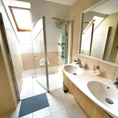 Appartement Huge With Private Parking In Center